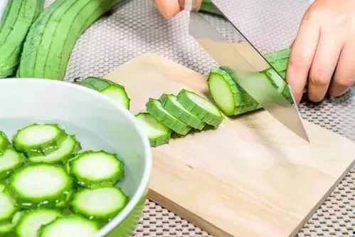 吃瓜应该削皮,如何轻松削皮，尽享美味